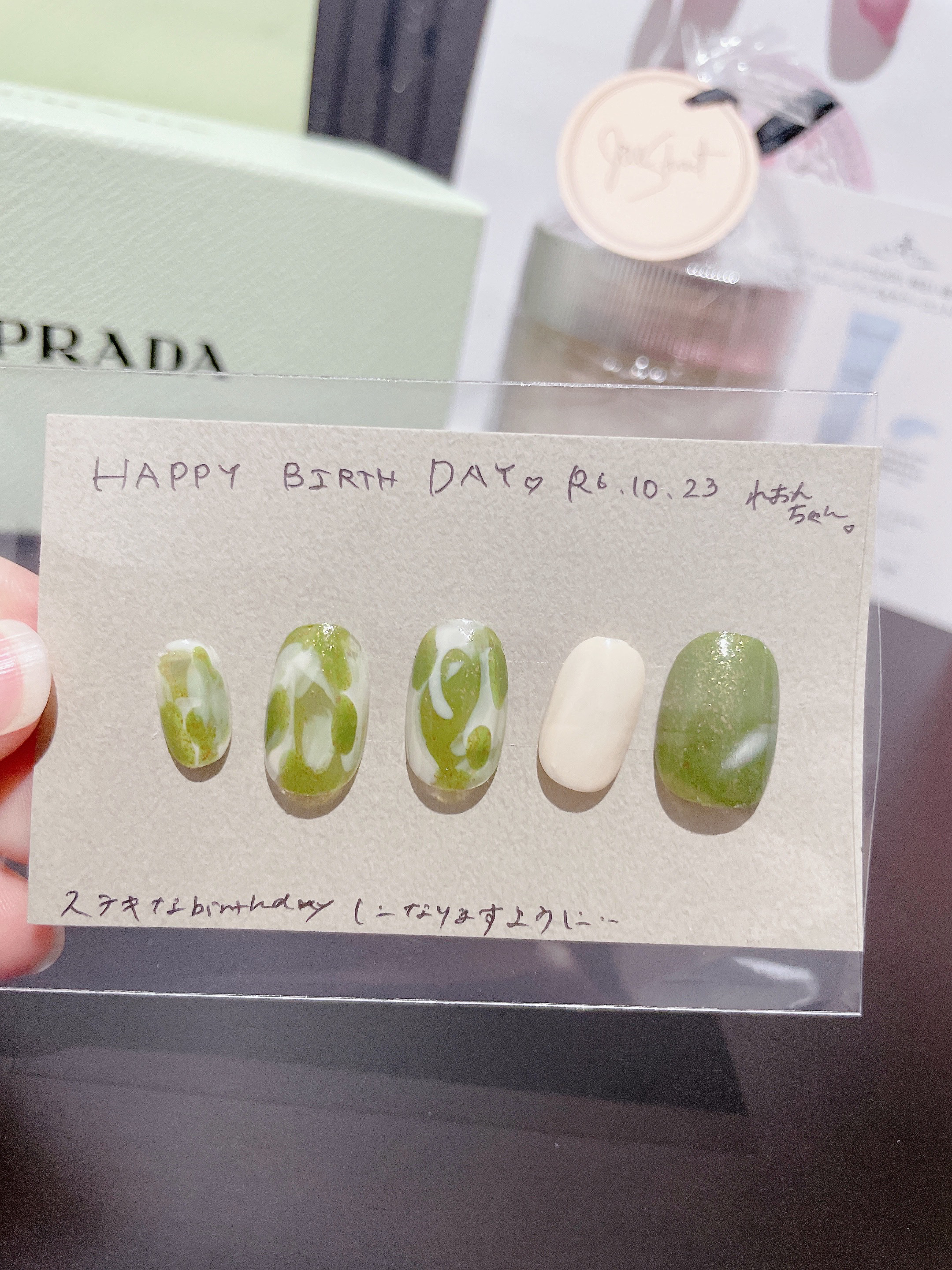 モノクローム ウェイトレス リップカラー(スムース ナイロン)/PRADA BEAUTY/口紅を使ったクチコミ（2枚目）