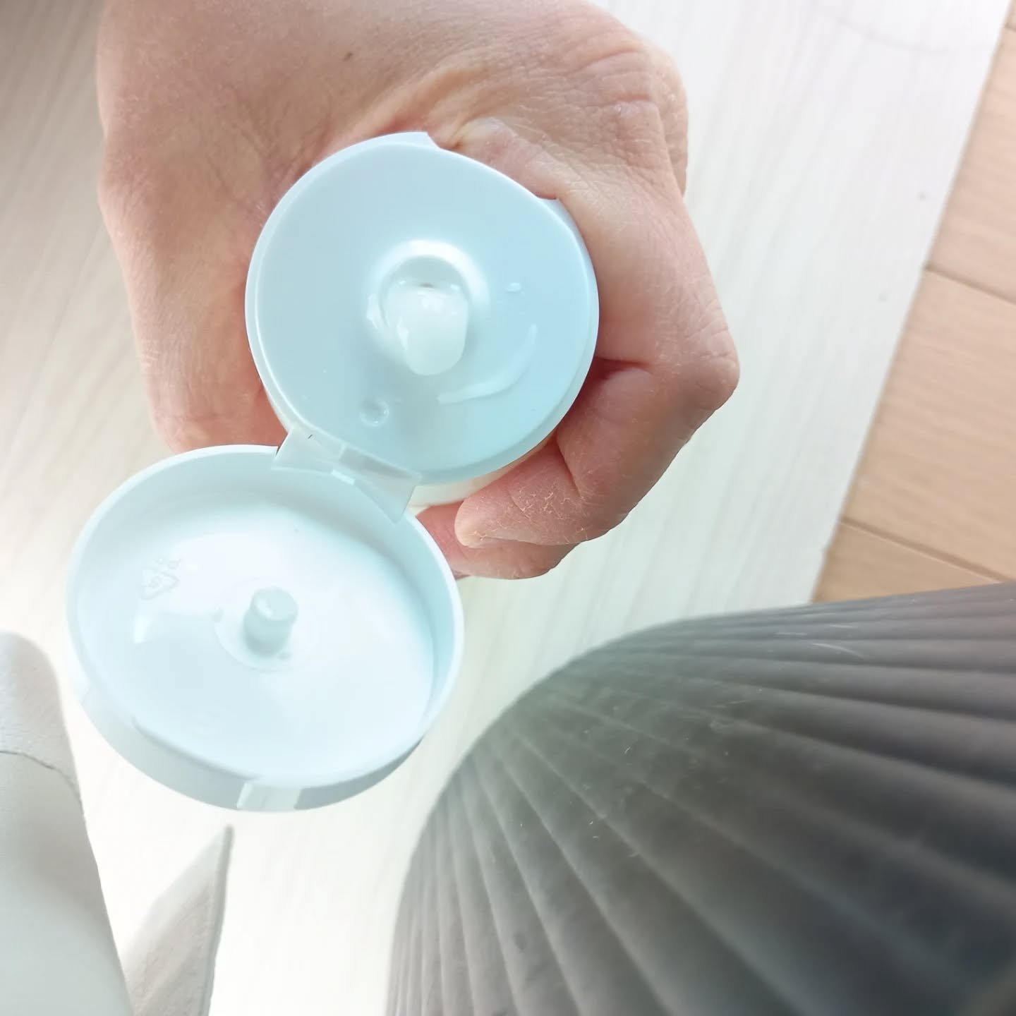 プラチナ アクア モイスチュアゲル/PLuS/オールインワン化粧品を使ったクチコミ（2枚目）