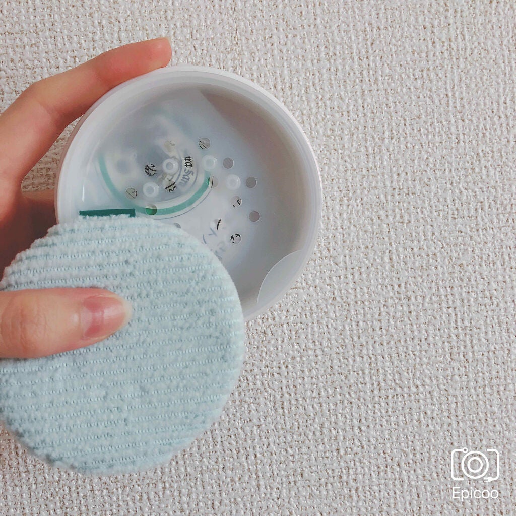 薬用さらさらデオドラントパウダー/デオナチュレ/デオドラント・制汗剤を使ったクチコミ(3枚目)