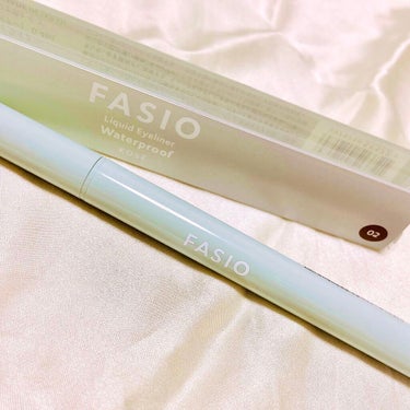 FASIO リキッド アイライナーのクチコミ「⭐️FASIOのリキッドアイライナー⭐️

箱には汗・涙・皮脂・擦れに強くつけた手のラインが1.....」（1枚目）