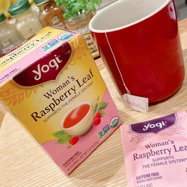 yogi teaのラズベリーリーフティー。

このハーブティーは名前にウーマンと付いている通り、女性にとって嬉しい効果がたくさん期待できるお茶です🌿

まずビタミン類が豊富！
ビタミンB、C、E、に加え