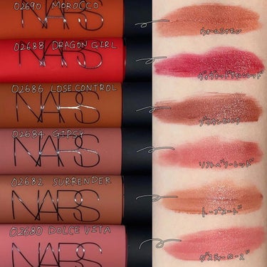 NARS エアーマット リップカラーのクチコミ「本日発売😌💓
NARS
エアーマットリップカラー
新色色全色スウォッチしてみました🥺💄✨

0.....」（2枚目）