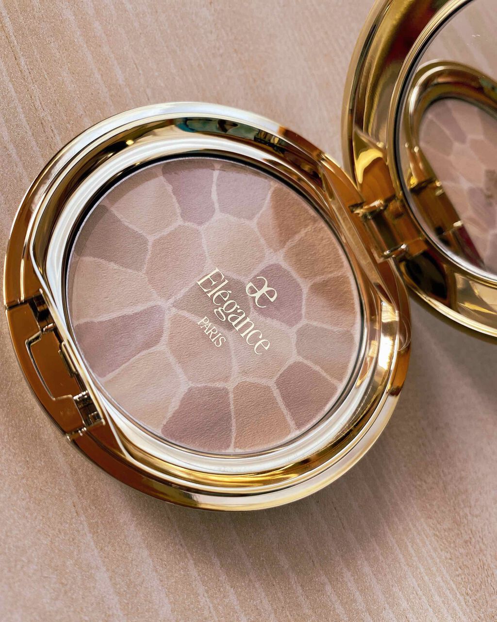 ラ プードル オートニュアンス/Elégance/プレストパウダーを使ったクチコミ（1枚目）