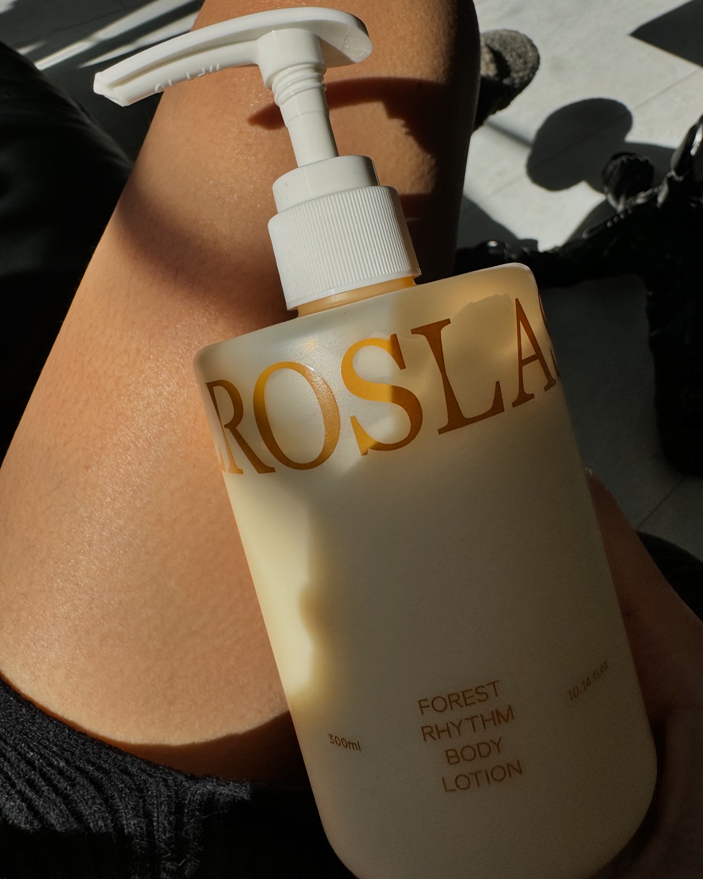 💛ˊ˗

まるで香水？

オーガニック香水ボディローション
ウッディフローラルの香り

これもめちゃくちゃ香りが良くってお気に入り〜。

もちろん韓国🇰🇷でも人気な商品なんだよ！

しかもヴィーガンってとこもおすすめポイント！

香り