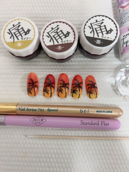 b-r-s(ブルーシュ) ブルーシュ701ラウンドのクチコミ「堕姫ちゃんのおめめ❤
細い線なんで安定しない。。難しい💦
筆先が割れるので違う筆試してみたい。.....」(3枚目)