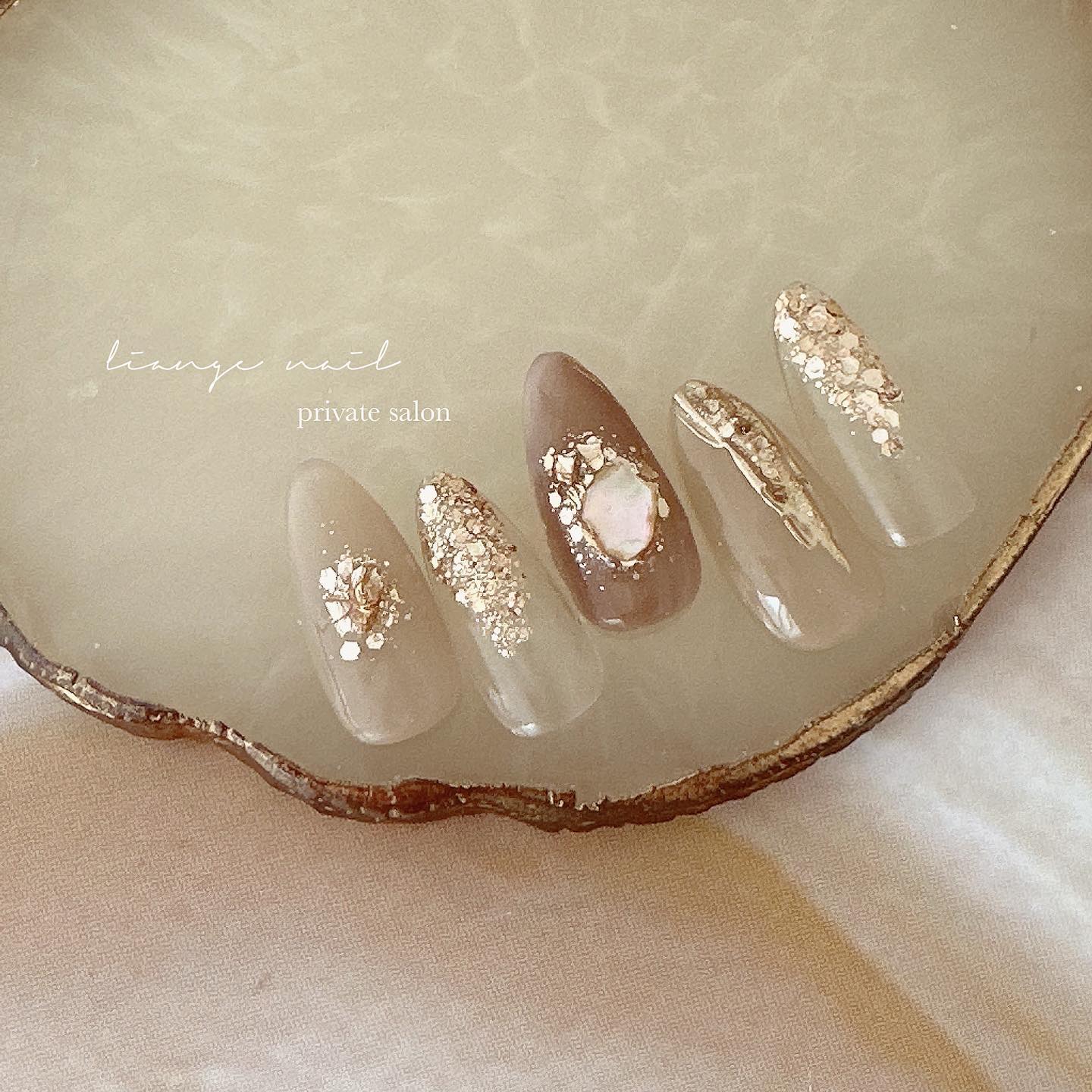 #ネイル,#大人ニュアンスネイル,#ニュアンスネイル,#ジェルネイル,#シェルネイル,#ミラーネイル,#夏ネイル,#ベージュネイル,#オフィスネイルのネイルデザイン