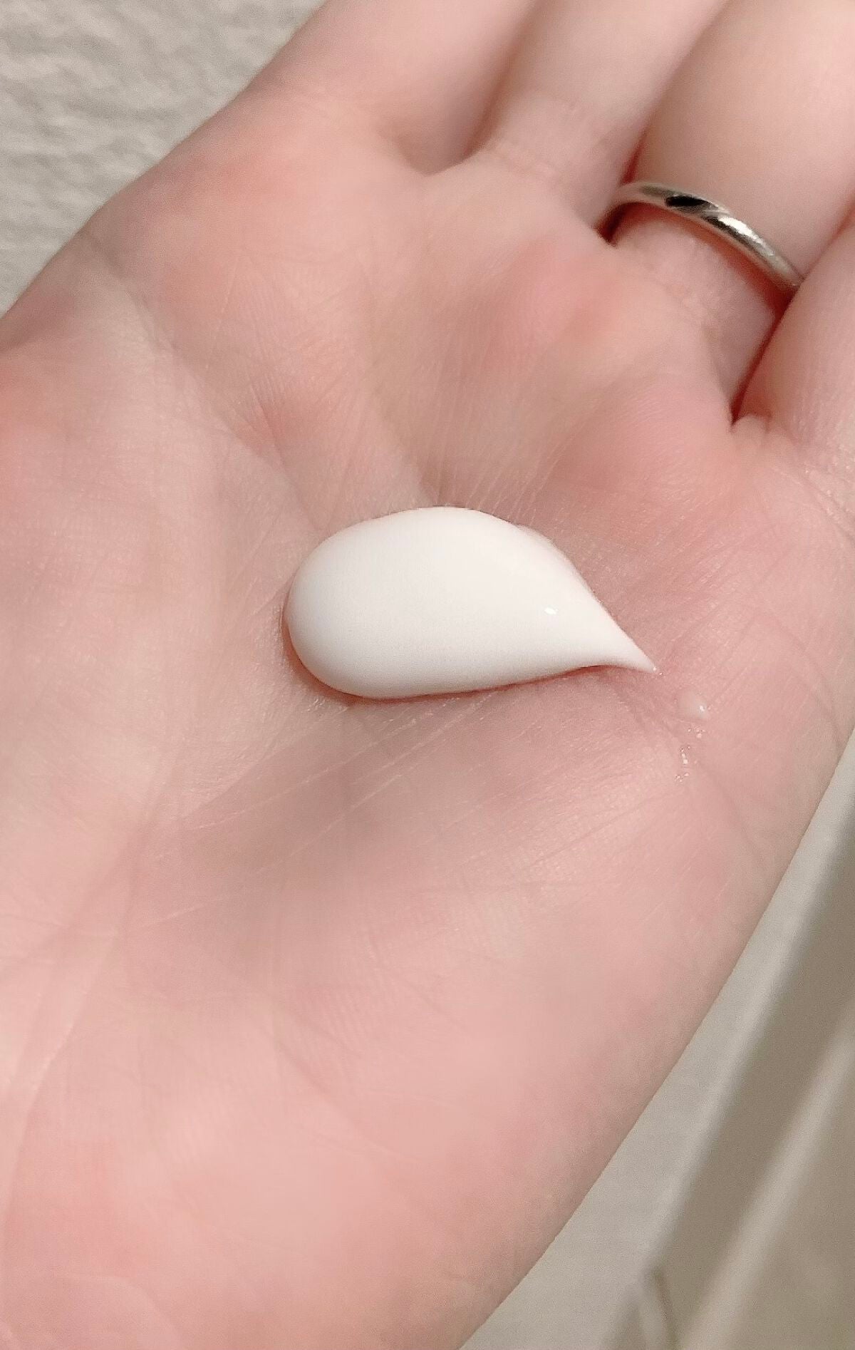 グロッシーヘアミルクジェリー/エアリー&イージー/ヘアミルクを使ったクチコミ(2枚目)