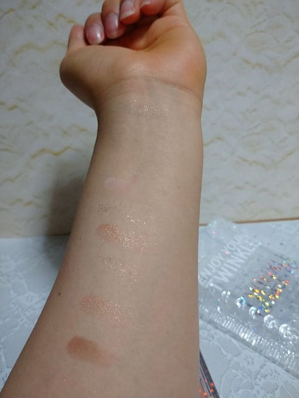 TWINKLE POP パールグラデーションオールオーバーパレットのクチコミ「トゥインクルポップ
 パールグラデーションオールオーバーパレット
01 FOR, CORA.....」(3枚目)