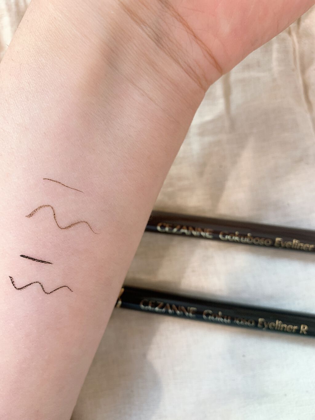 極細 アイライナーR 00 ブラウンブラック/CEZANNE/リキッドアイライナーを使ったクチコミ（2枚目）