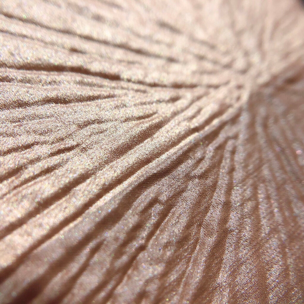 サマーソルスティス チークデュオ/NARS/パウダーハイライトを使ったクチコミ(3枚目)