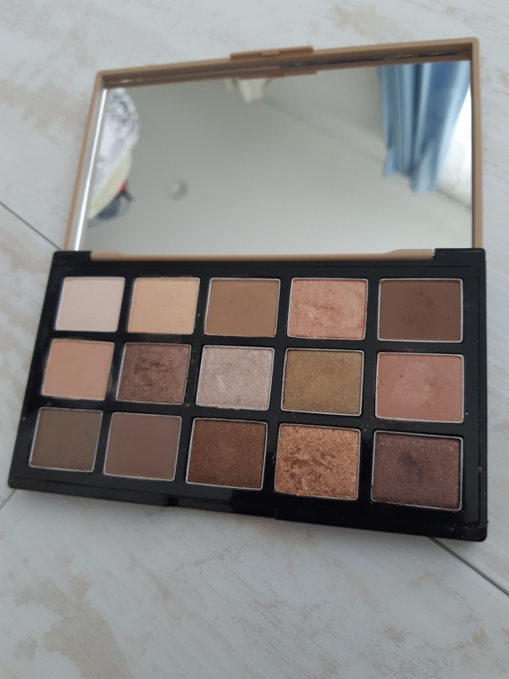 プレイカラーアイパレット トレンチコートショールーム/ETUDE/アイシャドウパレットを使ったクチコミ(2枚目)