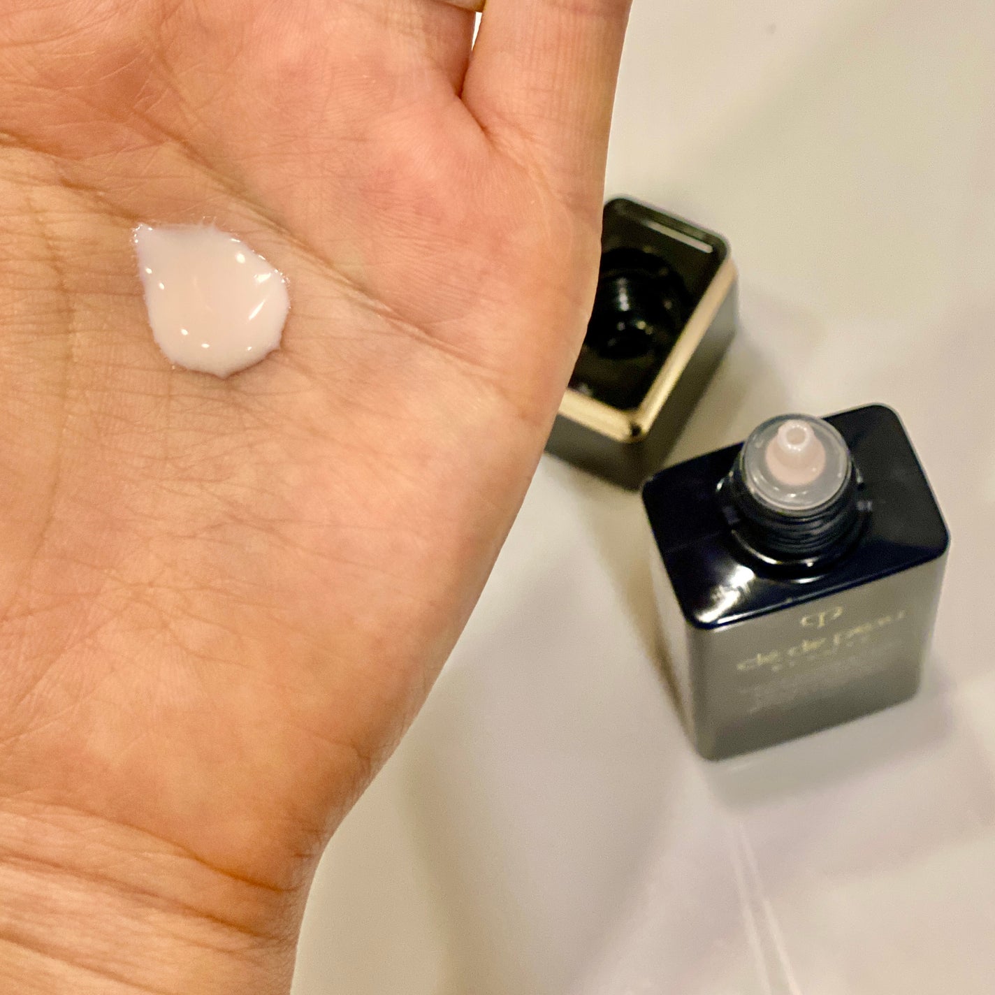 ヴォワールイドラタンロングトゥニュ/クレ・ド・ポー ボーテ/化粧下地を使ったクチコミ(2枚目)