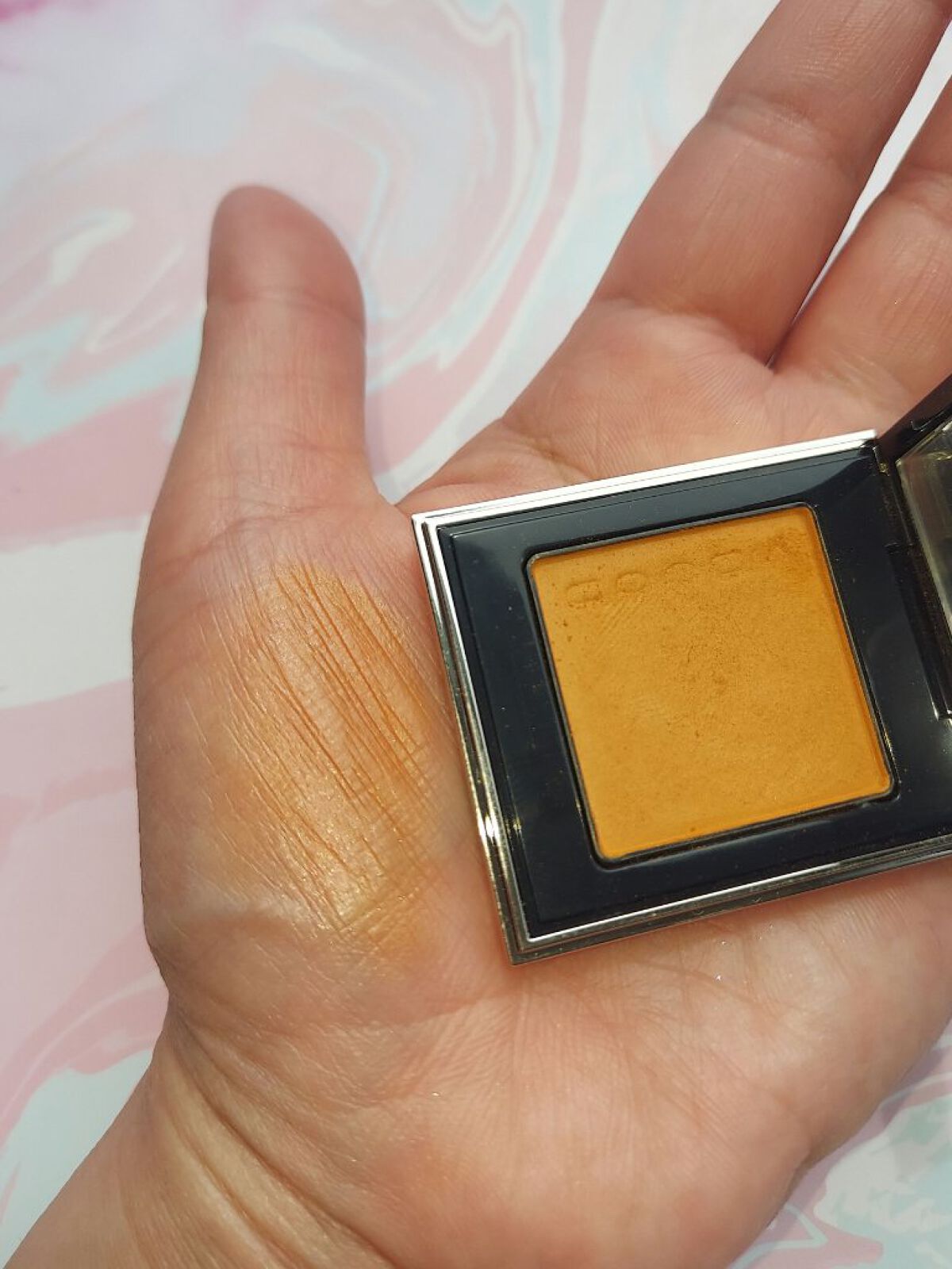 トーン タッチ アイズ/SUQQU/単色アイシャドウを使ったクチコミ（3枚目）