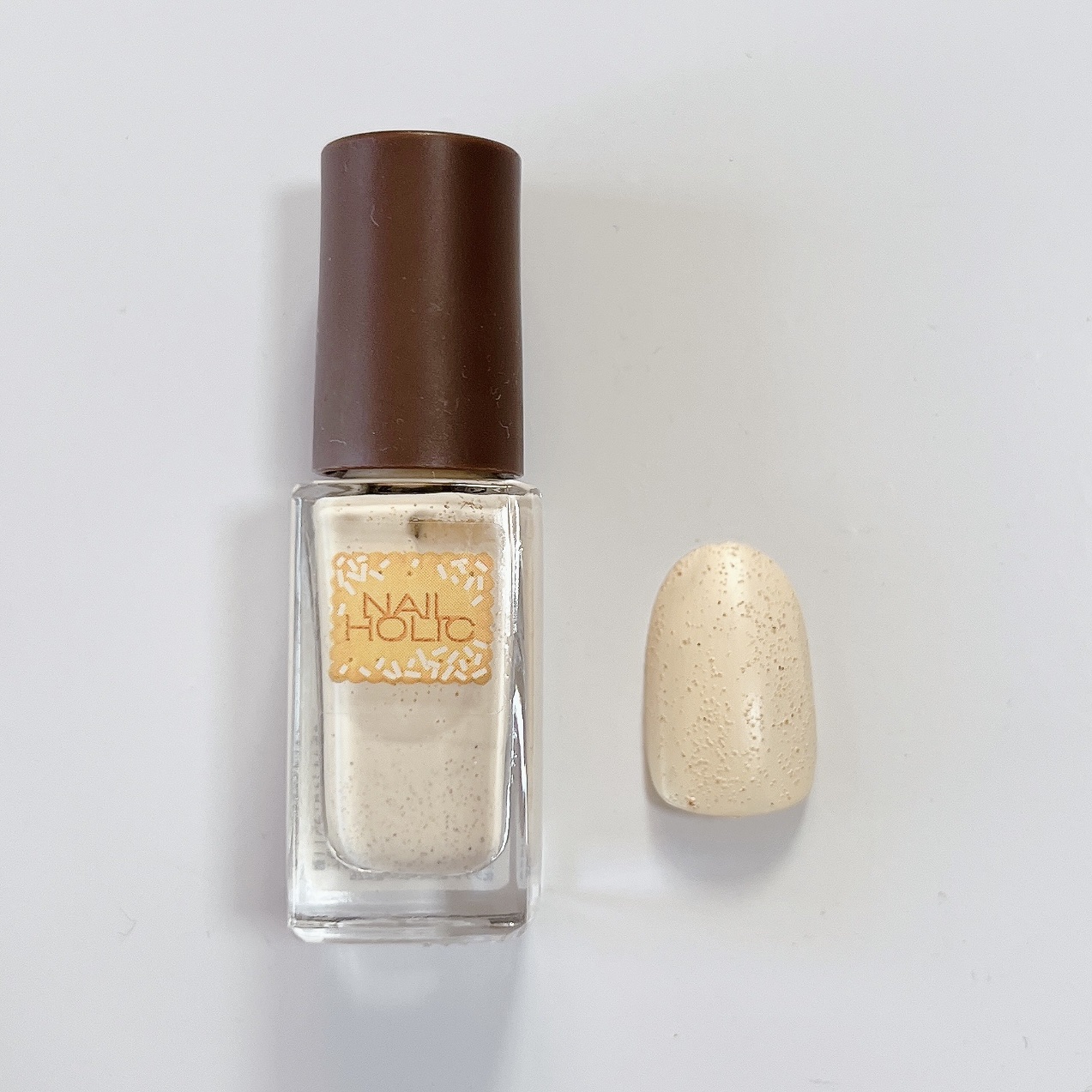 ネイルホリック リミテッドカラー Winter Sweet Biscuit BE339  温もりビスケット /ネイルホリック/マニキュアを使ったクチコミ（2枚目）
