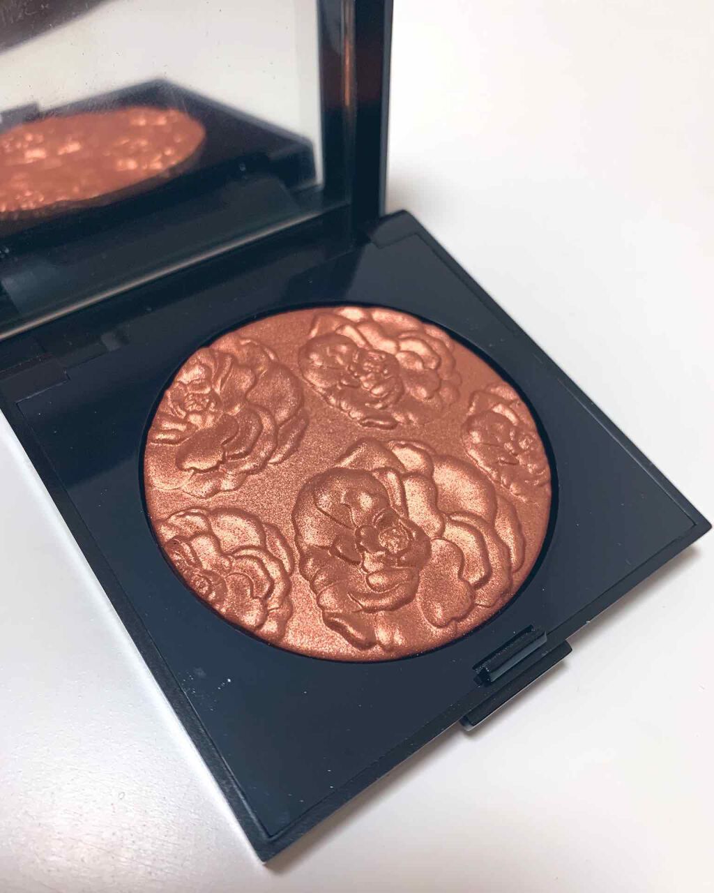 フェイスイルミネーター 2003/ローラ メルシエ/パウダーハイライトを使ったクチコミ（2枚目）