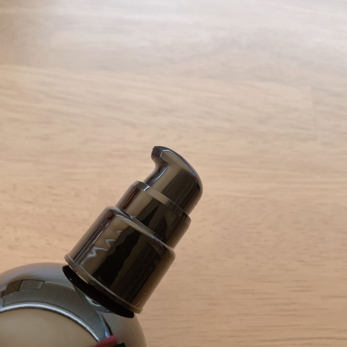 V7 スーパーウォーター ヘアエッセンス/by : OUR/アウトバストリートメントを使ったクチコミ（2枚目）