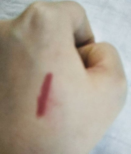 みるこ on LIPS 「初投稿です。マットで落ちないリップを探していた所、ロフトにてこ..」(2枚目)