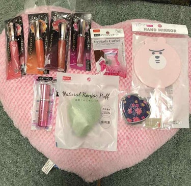 💰DAISO購入品💰

・アクアリップグロス💄
          サクラピンク🌸
          オレンジマカロン🍊
          チョコレートミルクティー🍫
          セクシーロ