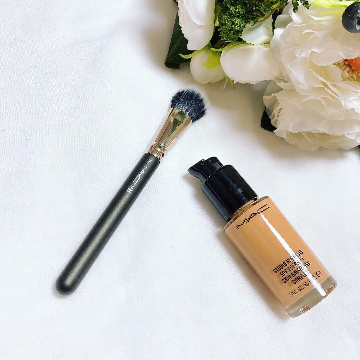 スタジオフィックス フルイッド SPF 15/M・A・C/リキッドファンデーションを使ったクチコミ（1枚目）