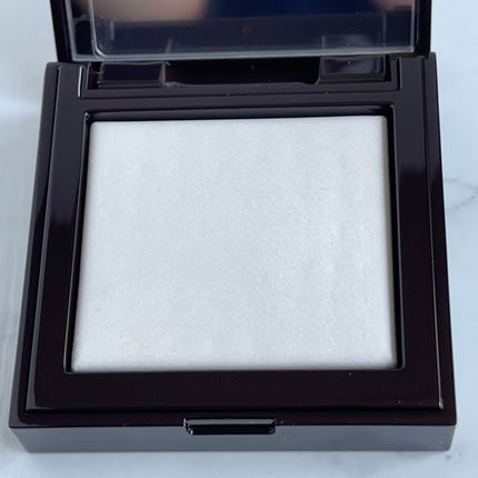 シークレット ブラーリング パウダー フォー アンダー アイズ/ローラ メルシエ/プレストパウダーを使ったクチコミ(2枚目)