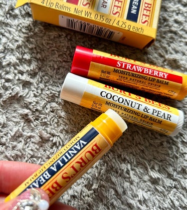 BURT'S BEES ハニーリップバームのクチコミ「Amazonに再上陸！

Burt's Bees. バーツビーズのリップバーム

ベストオブバ.....」（3枚目）