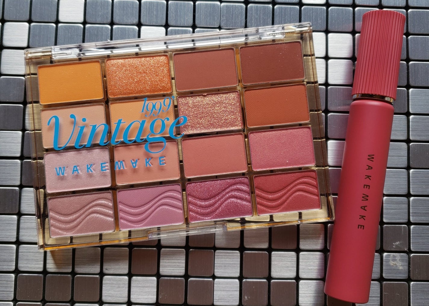 ソフトブラーリングアイパレット/wakemake/アイシャドウパレットを使ったクチコミ(2枚目)