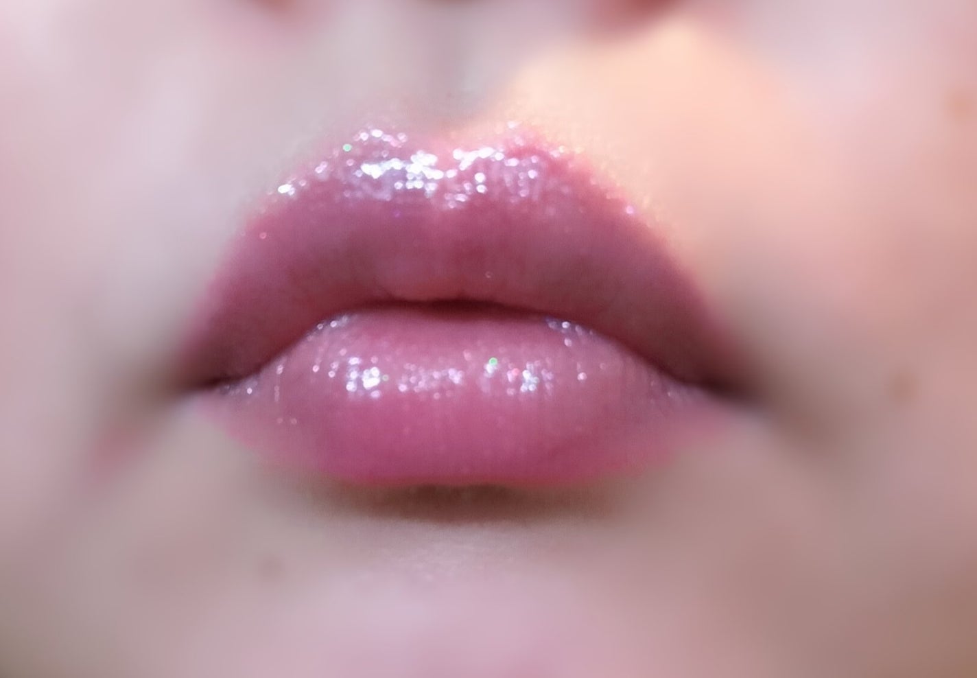 マナビア on LIPS 「ワッツで購入した、キッズコスメです。ラメがキラキラして綺麗です..」(3枚目)