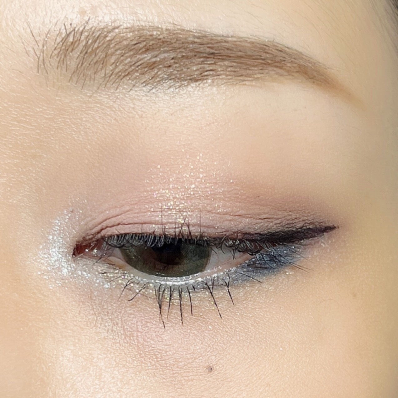 ソフトブラーリングアイパレット/wakemake/アイシャドウパレットを使ったクチコミ(10枚目)