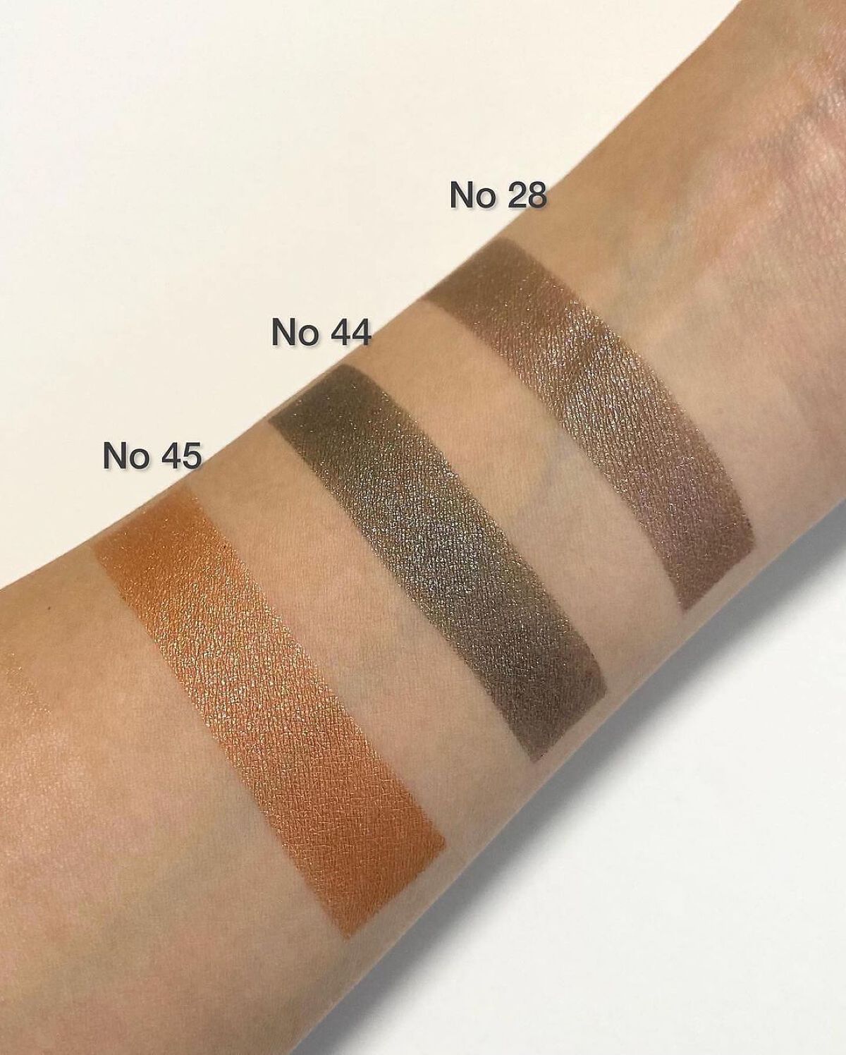 ラメクラッシュ/YVES SAINT LAURENT BEAUTE/単色アイシャドウを使ったクチコミ（3枚目）