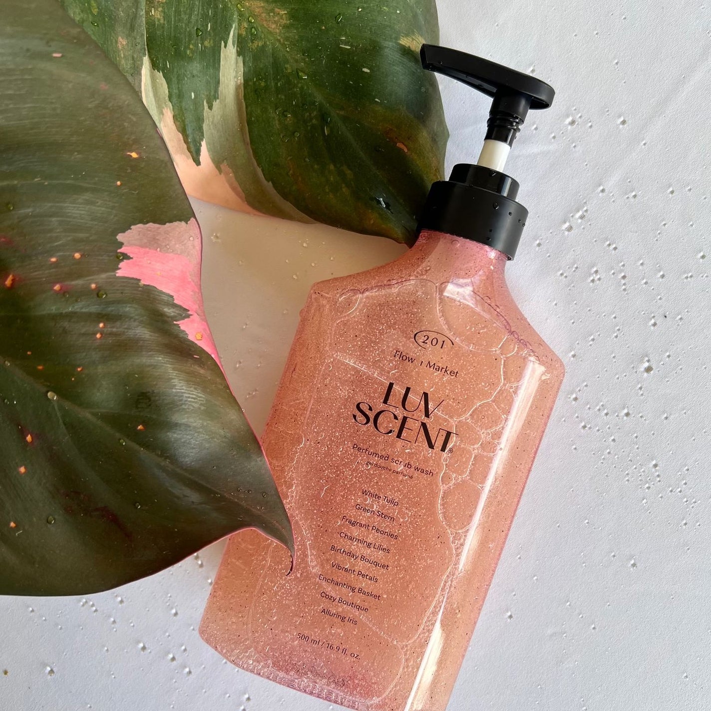 スクラブボディウォッシュ フラワーマーケット ホワイトチューリップ/LUV SCENT/ボディスクラブを使ったクチコミ(1枚目)