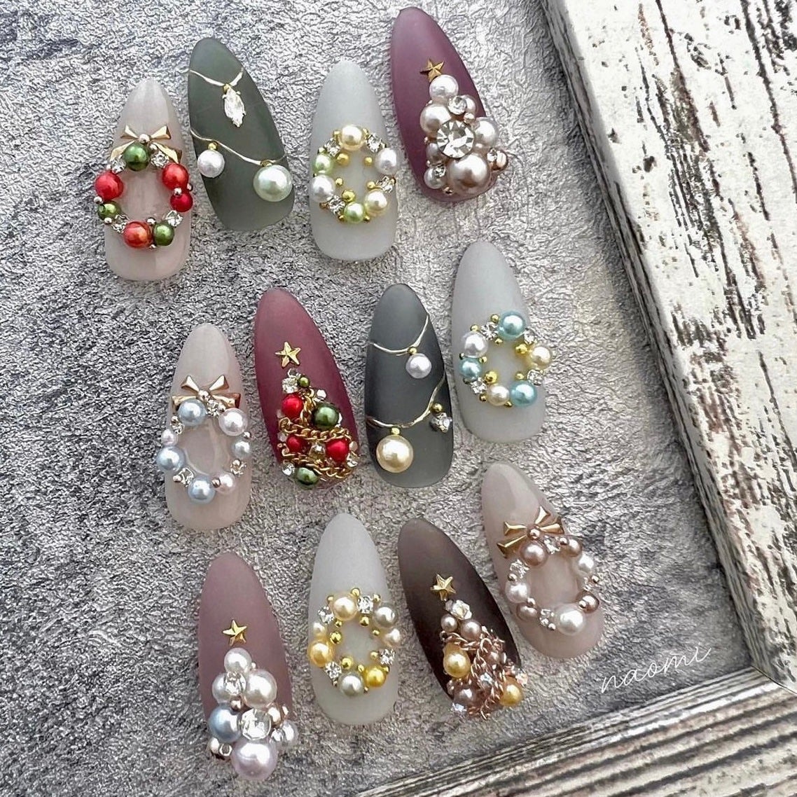 naomi on LIPS 「クリスマスデザイン🎄✨1本プラスするだけでも可愛い😊📝パーツ@..」(1枚目)