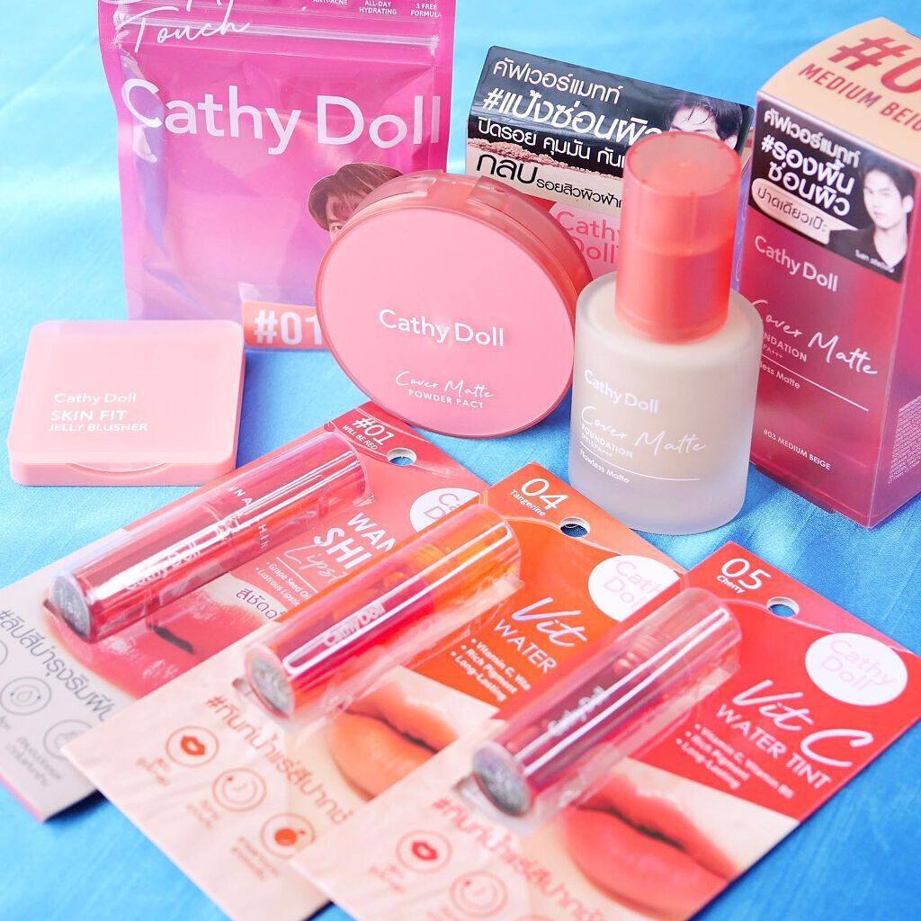 スキンフィットヌードマットファンデーション 03 ミディアムベージュ/CathyDoll/リキッドファンデーションを使ったクチコミ（1枚目）