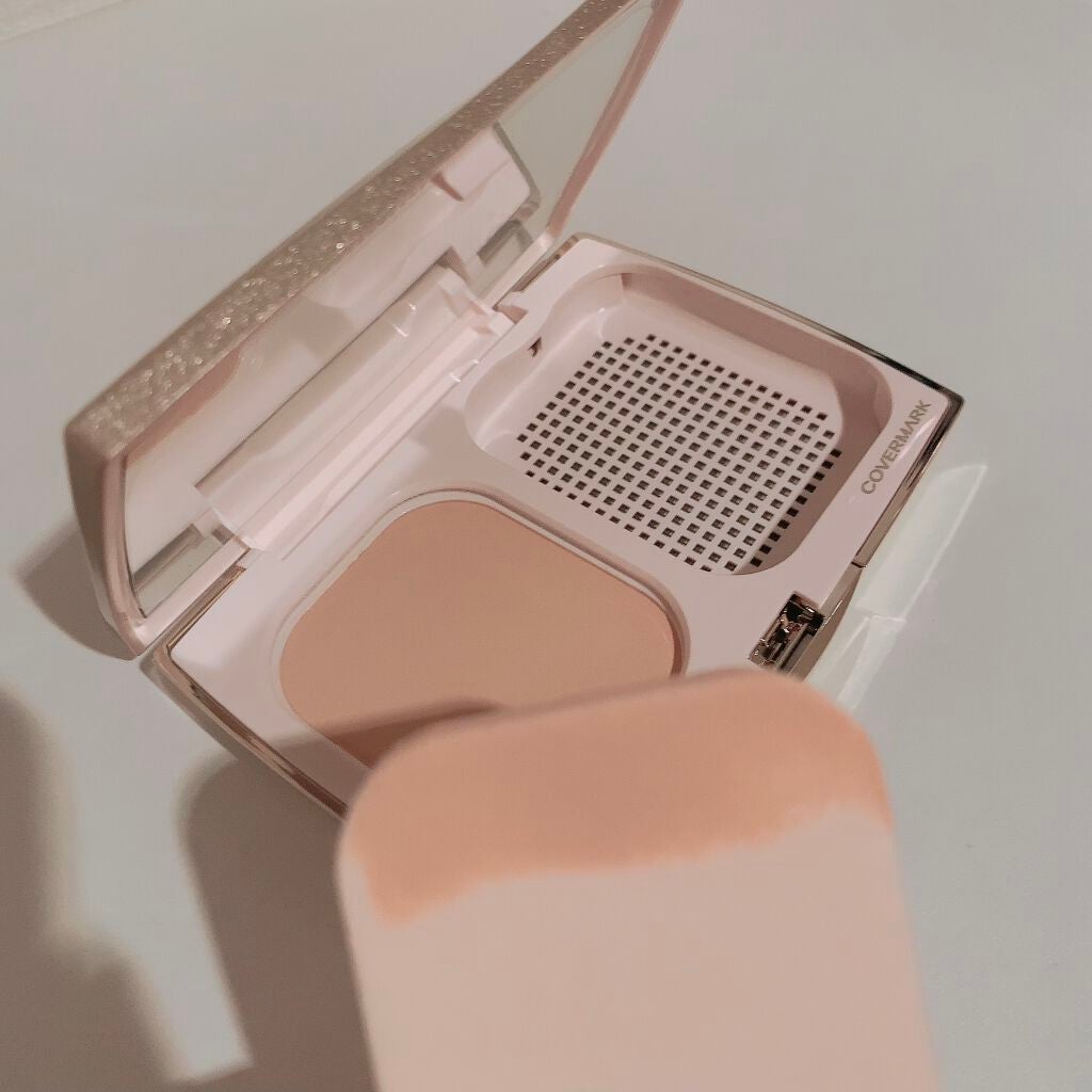 シルキー フィット/COVERMARK/パウダーファンデーションを使ったクチコミ(2枚目)