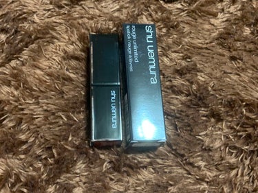 shu uemura
ルージュ アンリミテッド　BR784

を購入しました！😃

shu uemuraのリップを
購入するのは
初めてです😊

好みの色！