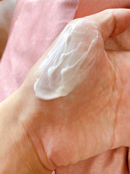 ビューティーチャージプレミアム 瞬間つや美肌 無香料/アトリックス/ハンドクリームを使ったクチコミ(3枚目)