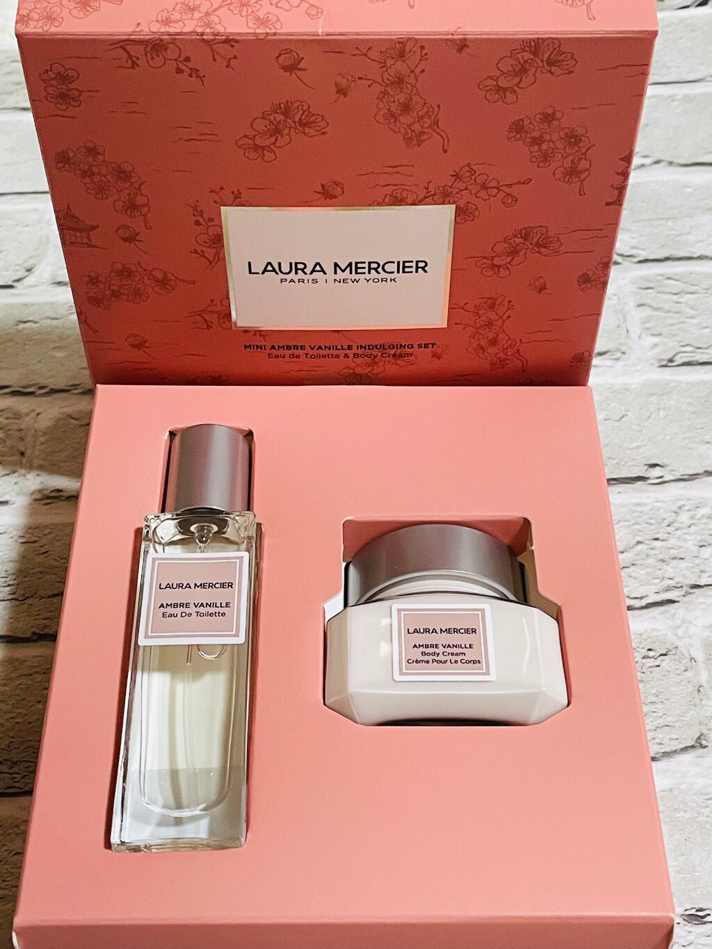 ひろろん on LIPS 「LAURAMERCIERプティコレクションアンバーバニラその香..」(2枚目)