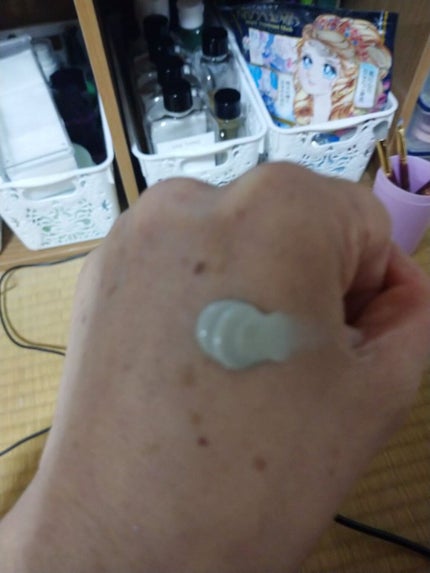 サボンドロン 泥CICAパックのクチコミ「泥CICAパック
使ってみました✨
香りもなく(たぶん)ツッパること無く流したあとも
しっと.....」(2枚目)