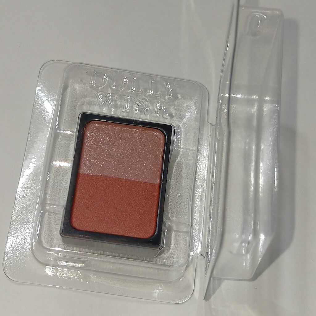 カスタムシャドウW 18 ストロベリーレッド/ドーリーウインク/アイシャドウパレットを使ったクチコミ（1枚目）