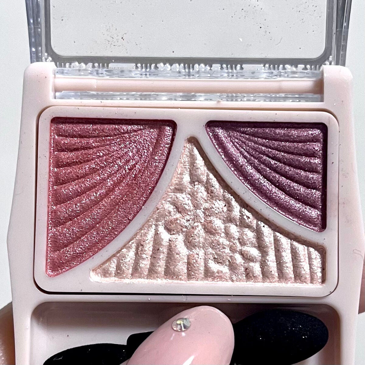 ジューシーピュアアイズ/キャンメイク/アイシャドウパレットを使ったクチコミ(2枚目)