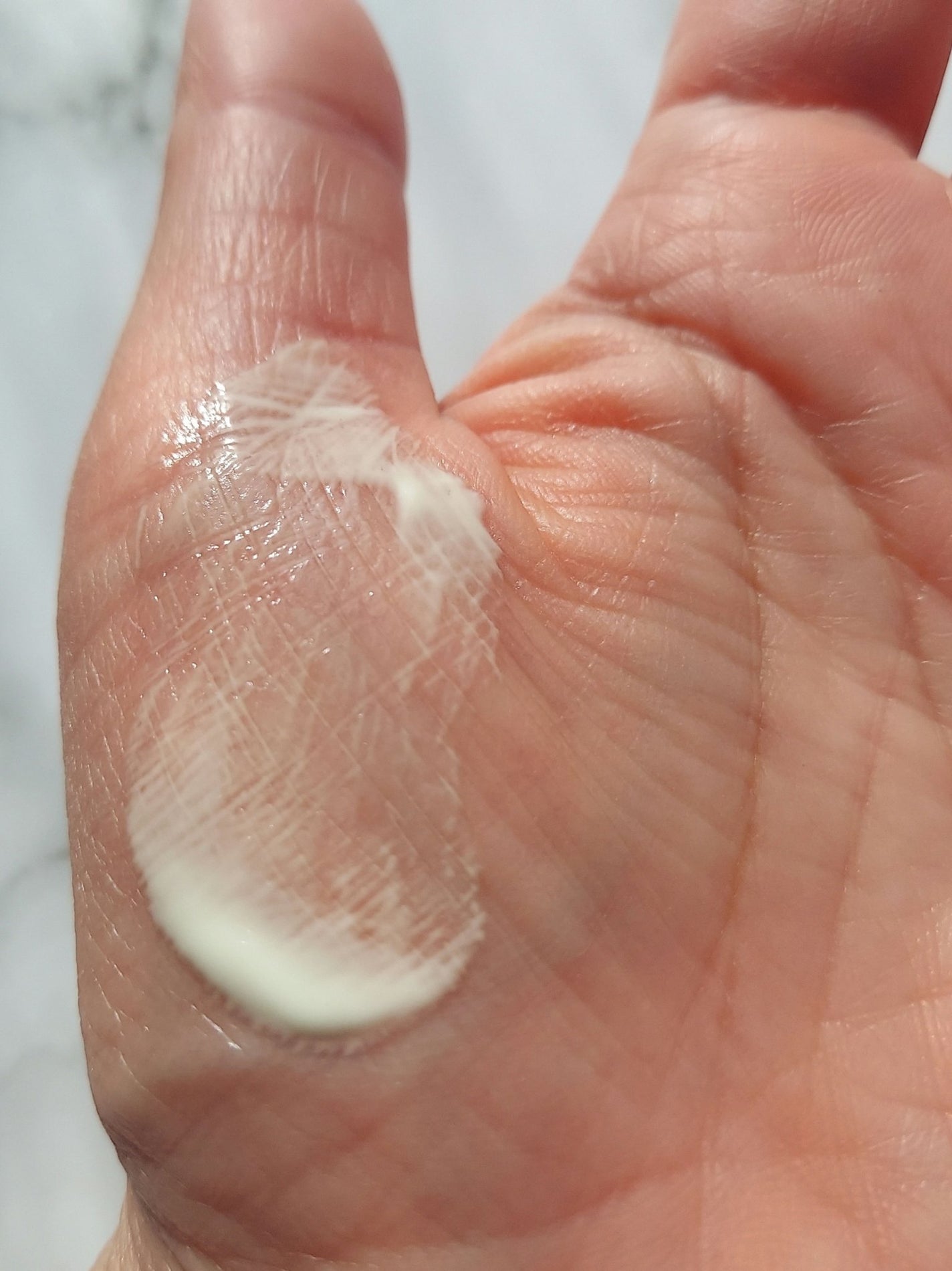 ダルバ ウォータフル エッセンス サンクリーム/ダルバ/日焼け止めクリームを使ったクチコミ(7枚目)