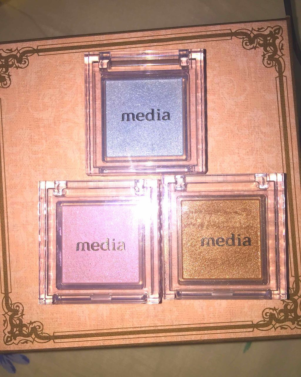 ブライトアップアイシャドウ/media/単色アイシャドウを使ったクチコミ（1枚目）