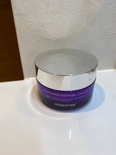 [R4] スージングリペアクリームを試してみました。
50ml・3,300円

DERMAFIRM（ダーマファーム)とは
原料から効果を考える真のダーマブランド。

健康な肌の回復に効果的な成分が含まれ