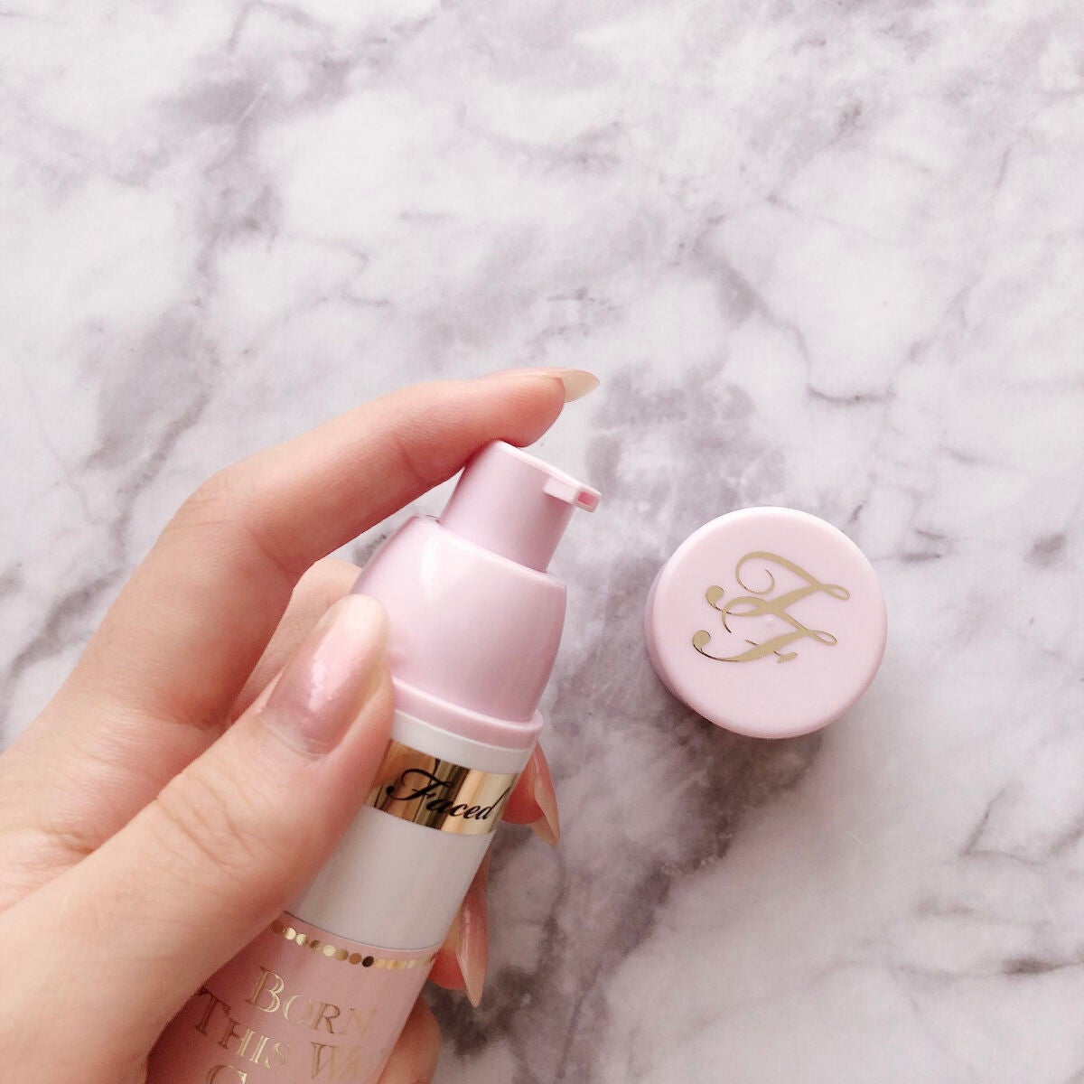 ボーン ディス ウェイ グロウ モイスチュアライジング メイクアップ プライマー/Too Faced/化粧下地を使ったクチコミ(2枚目)