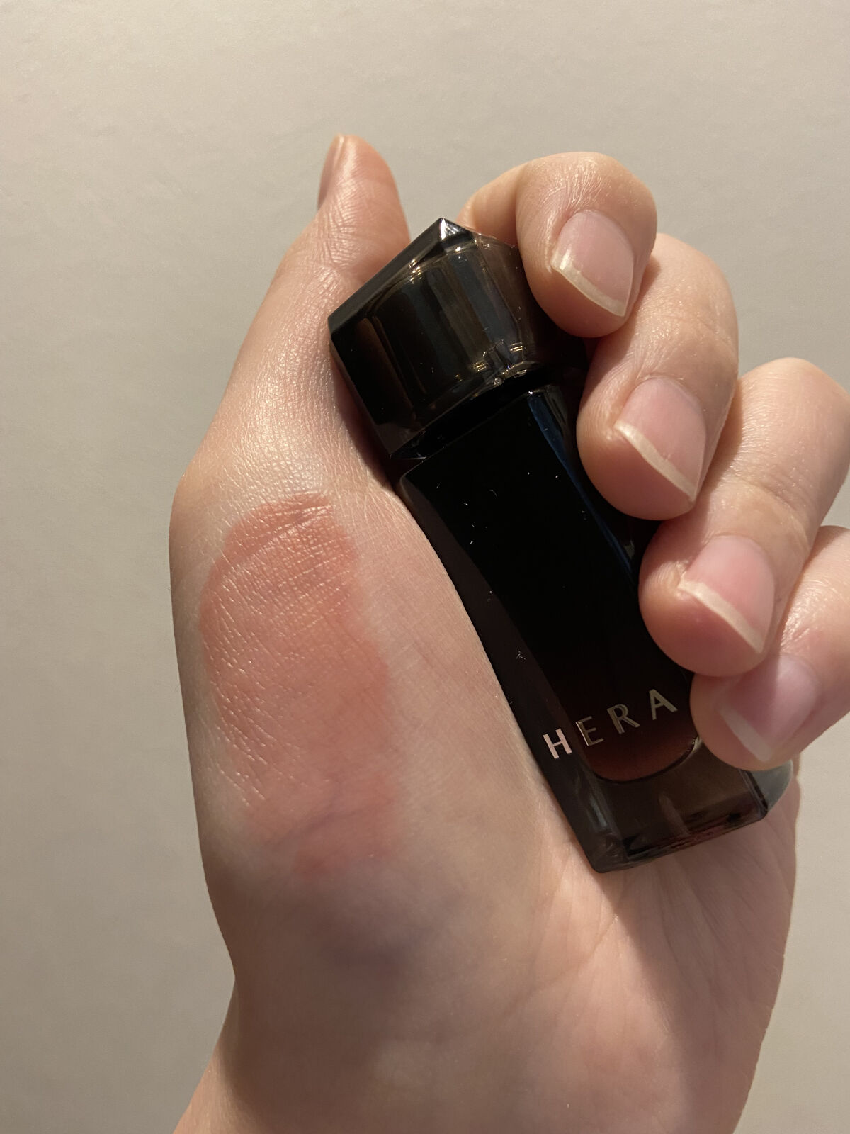 センシュアル フィッティング グロウ ティント/HERA/リップティントを使ったクチコミ（3枚目）