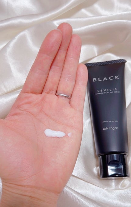 ブラック フレグランス スタイリング ヘアエッセンス/LEXILIS/アウトバストリートメントを使ったクチコミ(5枚目)