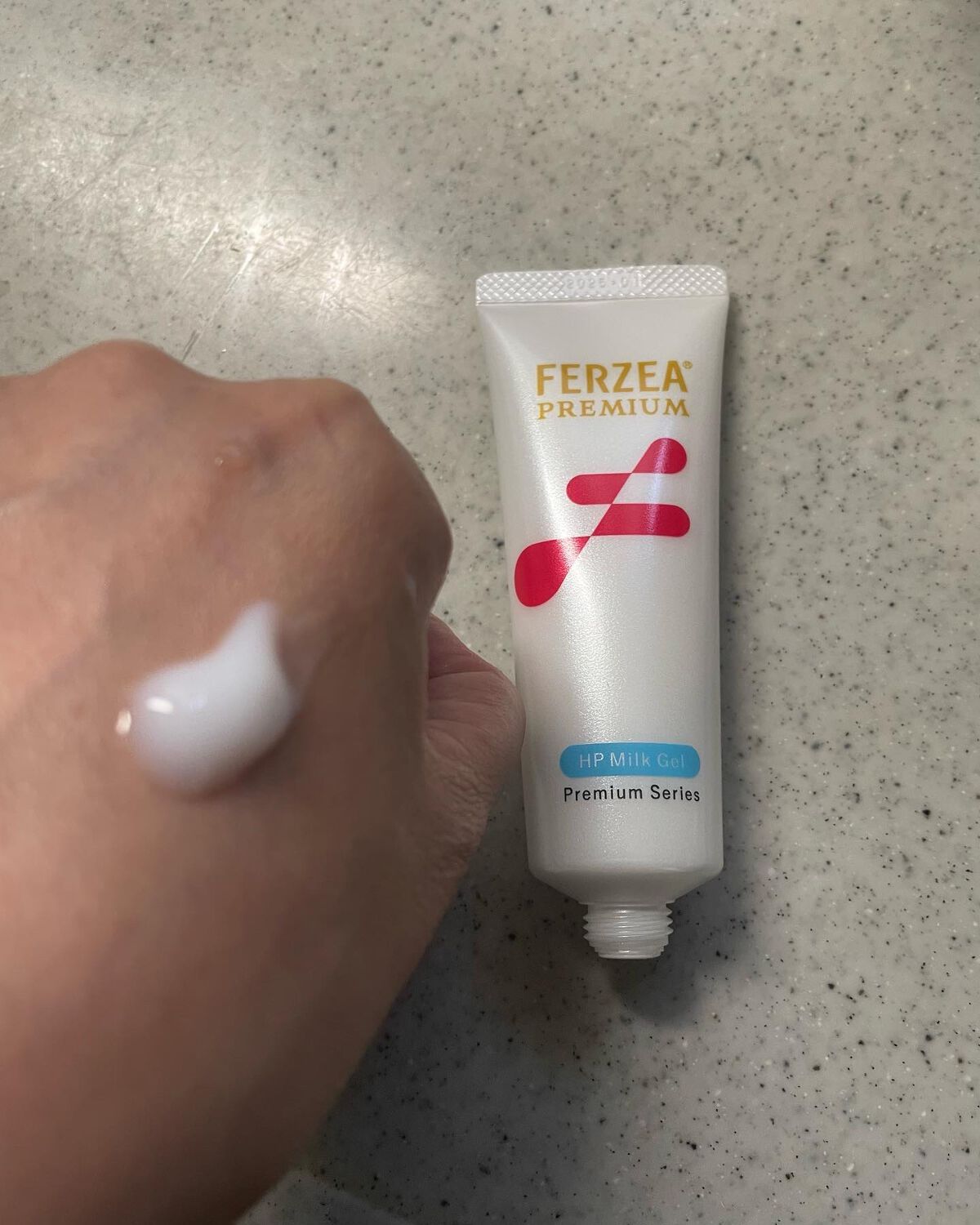 ぐらふ on LIPS 「ライオン様の《フェルゼアプレミアムHPミルクジェル》を使ってみ..」(1枚目)