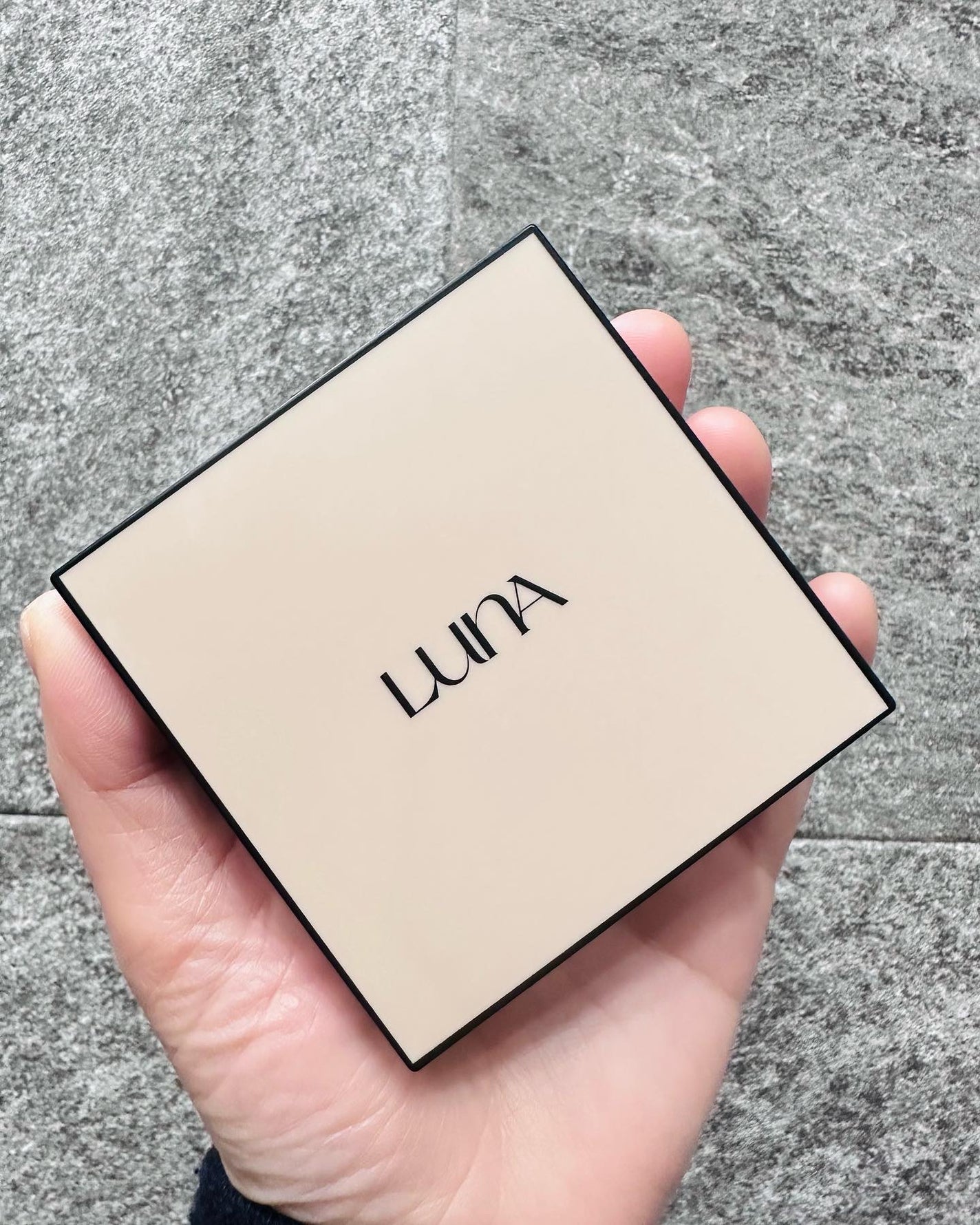 美紗 on LIPS 「♡♡♡50時間持続力で1回メイクしてから超楽なクッションファン..」(2枚目)