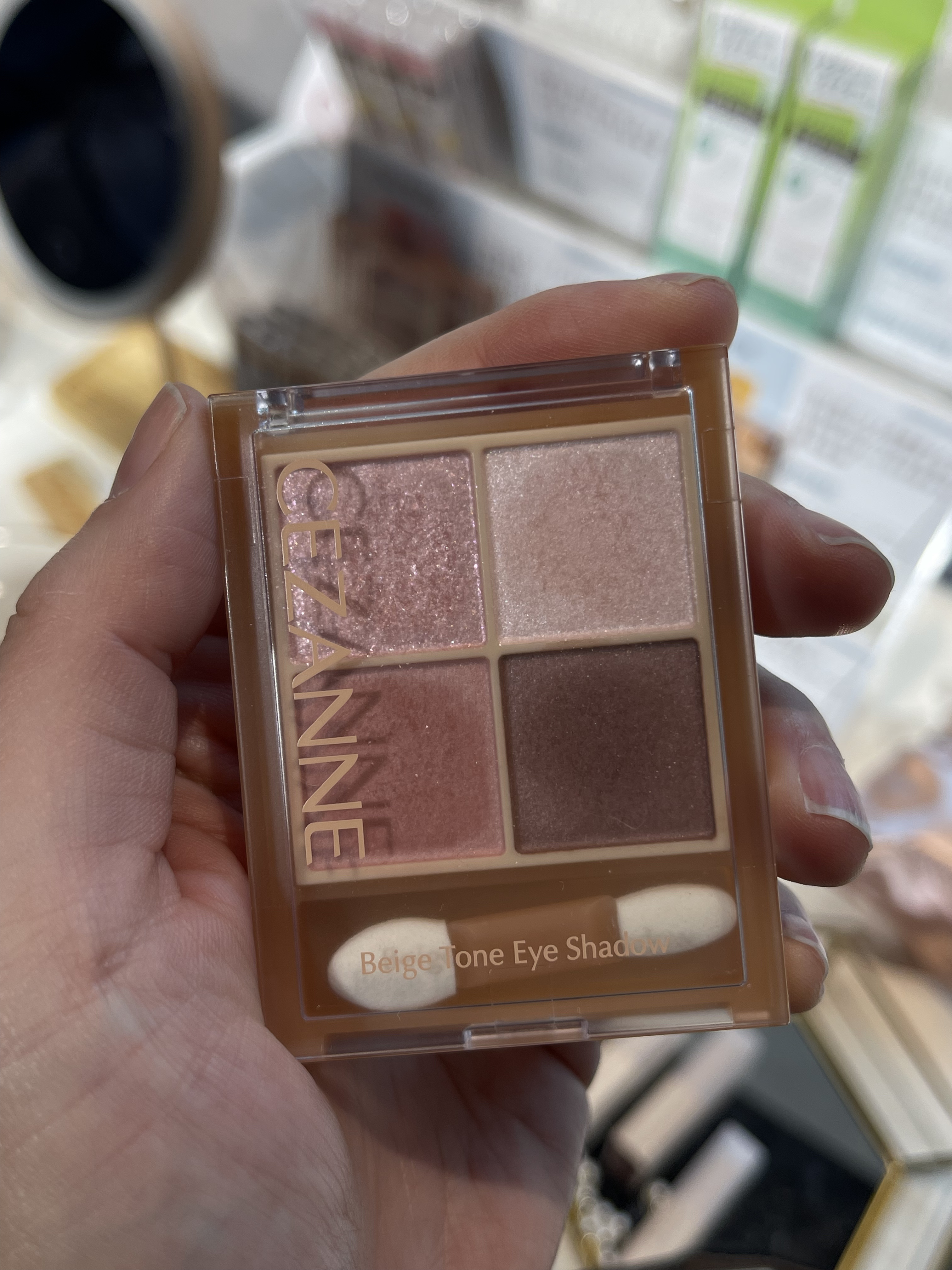 ベージュトーンアイシャドウ/CEZANNE/アイシャドウパレットを使ったクチコミ（2枚目）