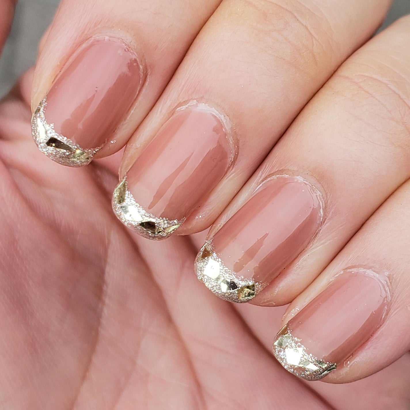 土木系おねいさん on LIPS 「明けましておめでとうございます🖤新年最初のネイルはガラスフレン..」(5枚目)