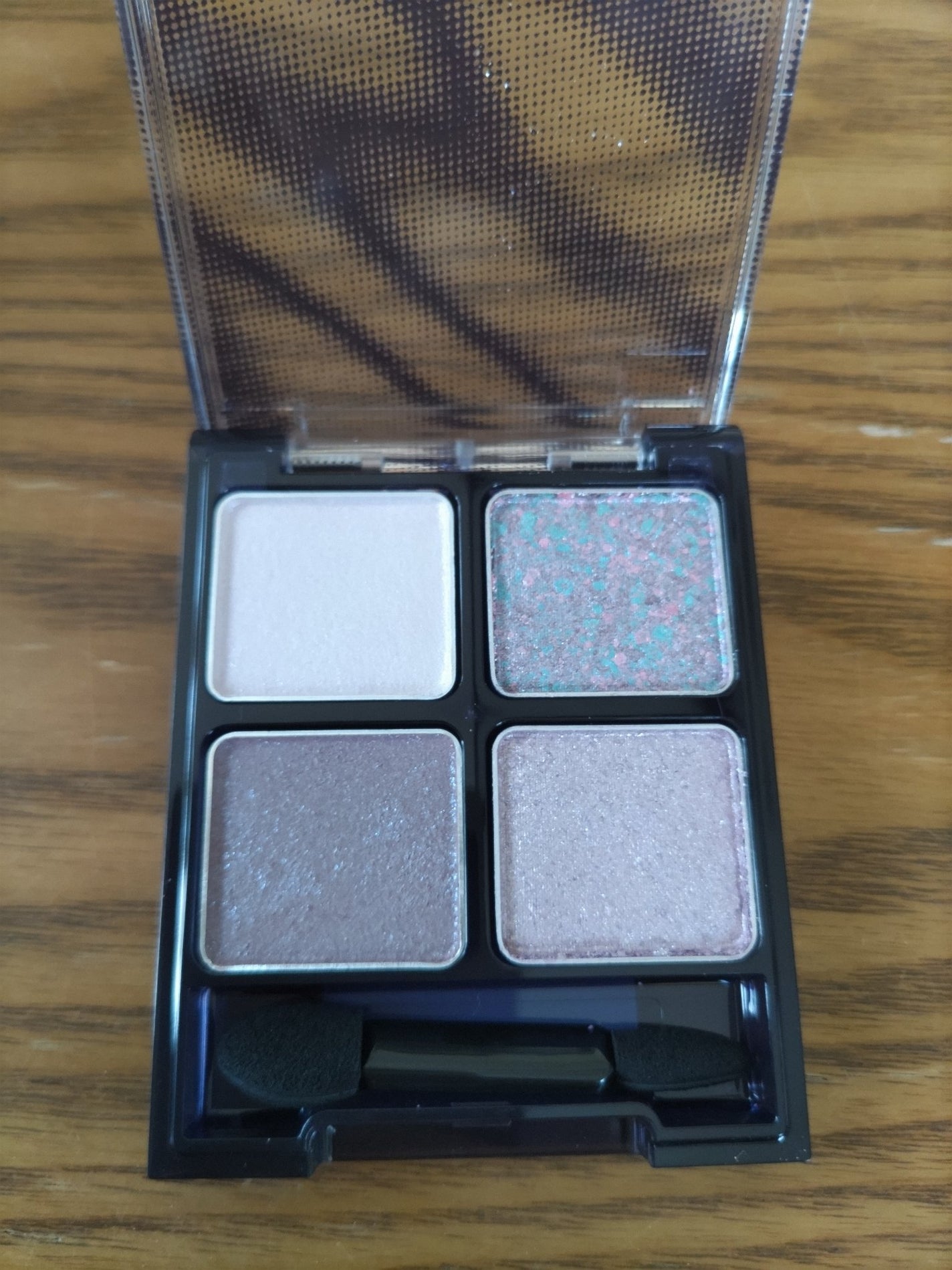 ビーチバカンスグリッターパレット/KATE/アイシャドウパレットを使ったクチコミ(1枚目)